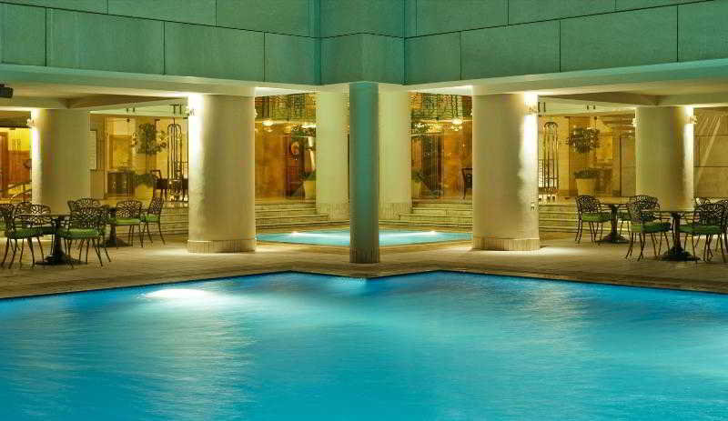 Sheraton Dubai Creek Hotel and Towers - Pool