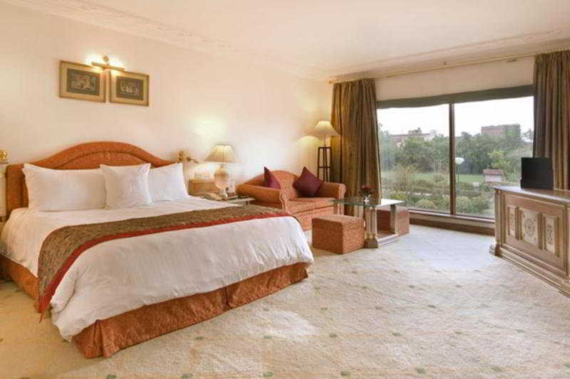 Room
 di Mughal Sheraton