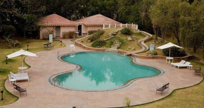 Pool
 di Usha Bundela