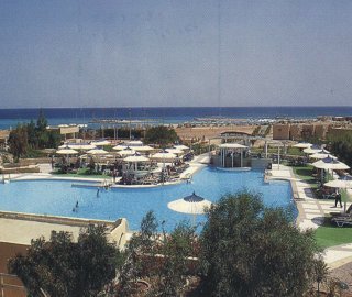 Pool
 di Coral Beach Rotana Resort Hurghada