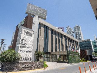 Krystal Urban Monterrey
