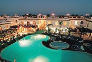 Pool
 di Cleopatra Tsokkos