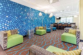 La Quinta Inn & Suites By Wyndham Tampa North I-75 COM