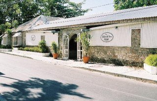 General view
 di Island Inn