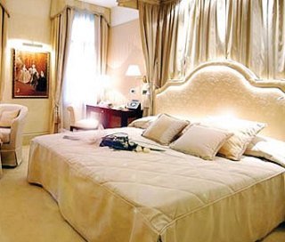 Room
 di A La Commedia