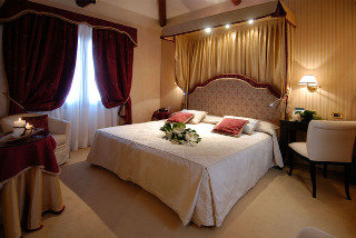 Room
 di A La Commedia