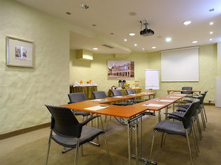 Conferences
 di Savoy Boutique