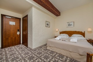 Room
 di Savoy Boutique