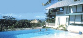 Pool
 di Half Moon Blue