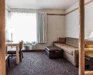 2 Queen Beds, Suite, Nonsmoking