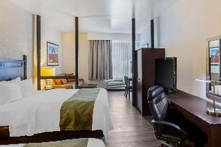 2 Queen Beds, Suite, Nonsmoking