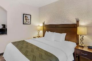 1 King Bed, Suite, Nonsmoking, Accessible