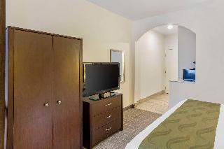 1 King Bed, Suite, Nonsmoking, Accessible