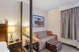 1 King Bed, Suite, Nonsmoking, Accessible