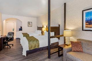 2 Queen Beds, Suite, Nonsmoking