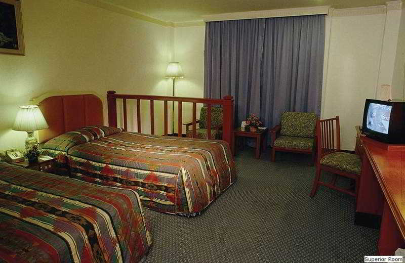 Room thumbnail 2