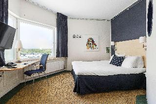 1 QUEEN BED,NSMK,STNDRM,SHOWR,FRENET,FULL BREAKFAST
