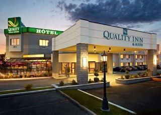 Quality Inn AND Suites Brossard