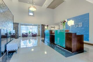 Holiday Inn Express and Suites Carlsbad Beach