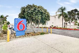 Motel 6 Carson CA