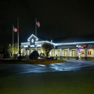 Clarion Hotel Detroit Metro Airport