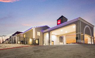 Red Roof Inn & Suites Austin East - Manor