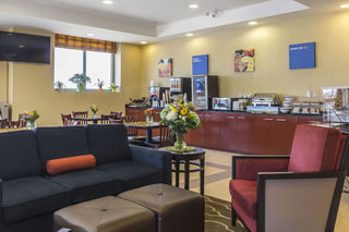 Comfort Inn & Suites 甘迺迪國際機場飯店 Comfort Inn & Suites Airport La Guardia Airport