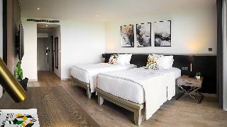 PARADOX SEAVIEW ROOM