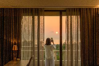PARADOX SEAVIEW ROOM