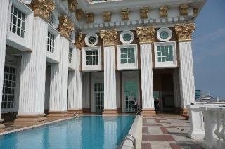 Pool
 di Avillion Legacy Melaka