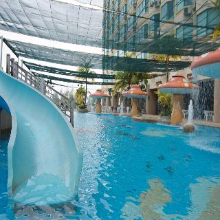 Pool
 di Gurney Resort Hotel and Residences
