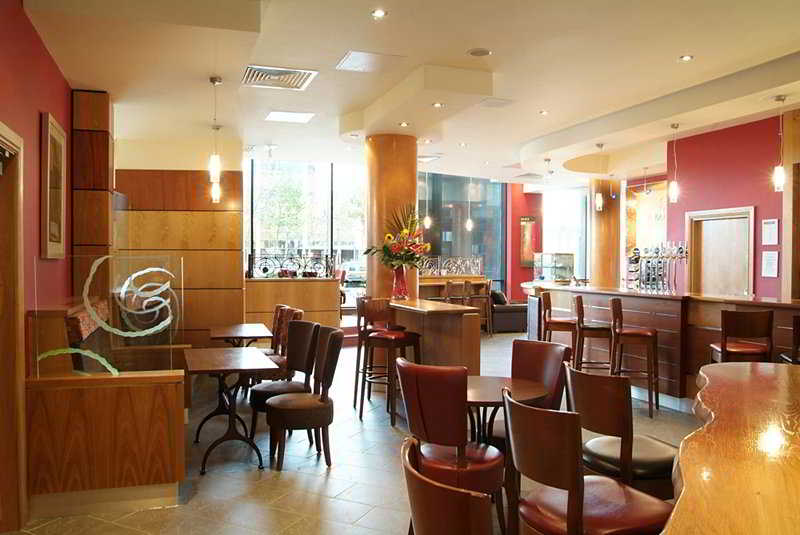 Bar
 di Jurys Inn Milton Keynes