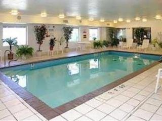 Pool
 di Sleep Inn & Suites Lakeside