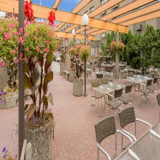 Ramada Hotel &Conference Center by Wyndham Kelowna