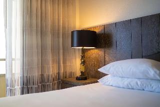 1King Oceanview Corner Premium Suite