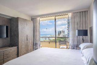 1King Oceanview Corner Premium Suite