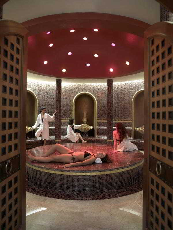 Sports and Entertainment
 di Le Royal Beirut