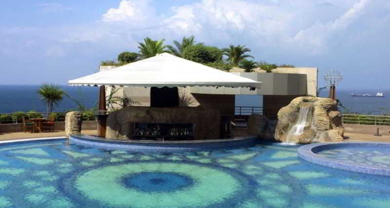 Pool
 di Le Royal Beirut