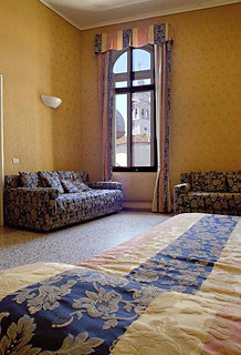 Room
 di Malipiero