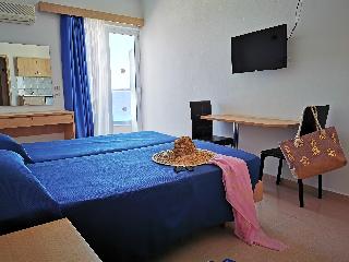 Europa Hotel rooms & Studios image 2