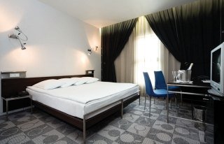 Room
 di Golden Apple
