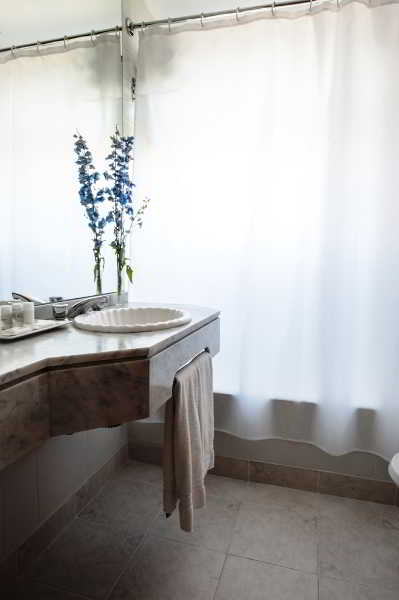 Room thumbnail 3