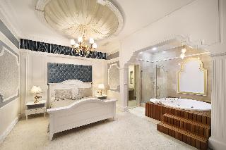 LEGACY OTTOMAN SUITE WITH WHIRLPOOL