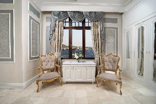 LEGACY OTTOMAN SUITE WITH WHIRLPOOL