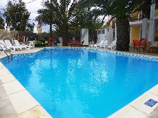 Pool
 di Mirabelle