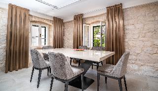 Room Room