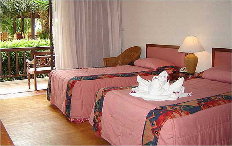 Room thumbnail 6