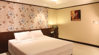 Room thumbnail 5