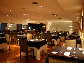 Ros Tower Hotel - Restaurant