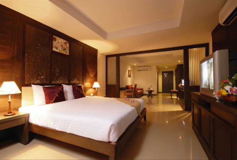 Room thumbnail 3